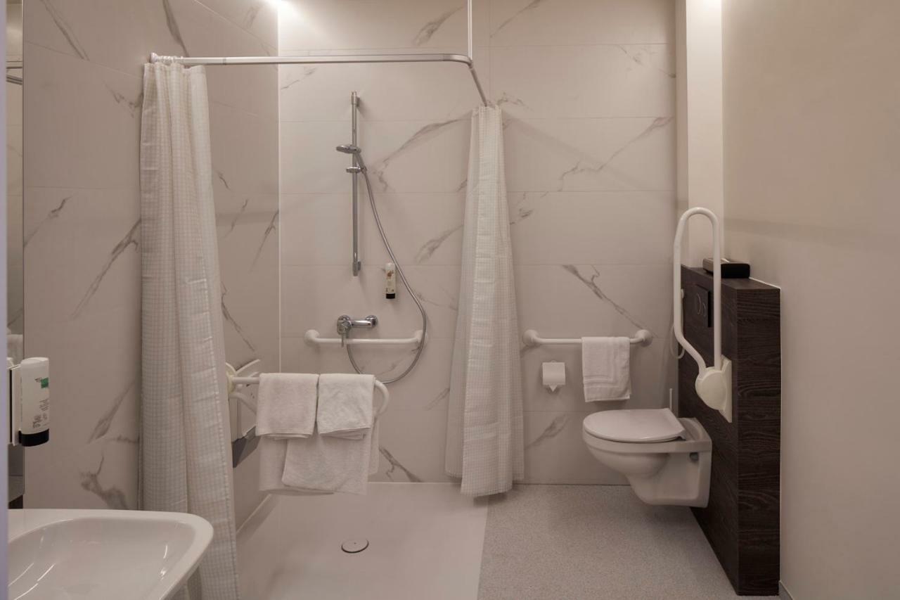 Alpha Hotel And Aparthotel ティーネン エクステリア 写真